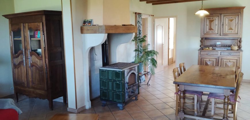 MAISON TRADITIONNELLE AVEC VUE IMPRENABLE
