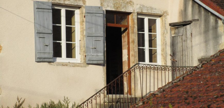 MAISON DE VILLAGE A RENOVER EN CÔTE CHALONNAISE