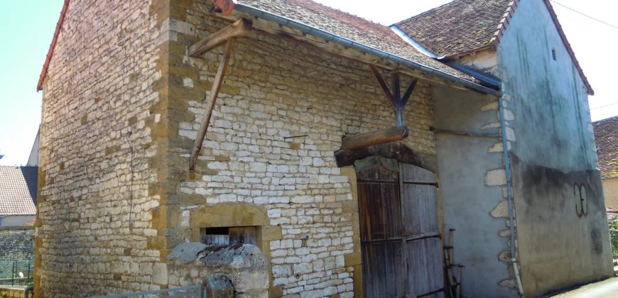 MAISON DE VILLAGE A RENOVER EN CÔTE CHALONNAISE