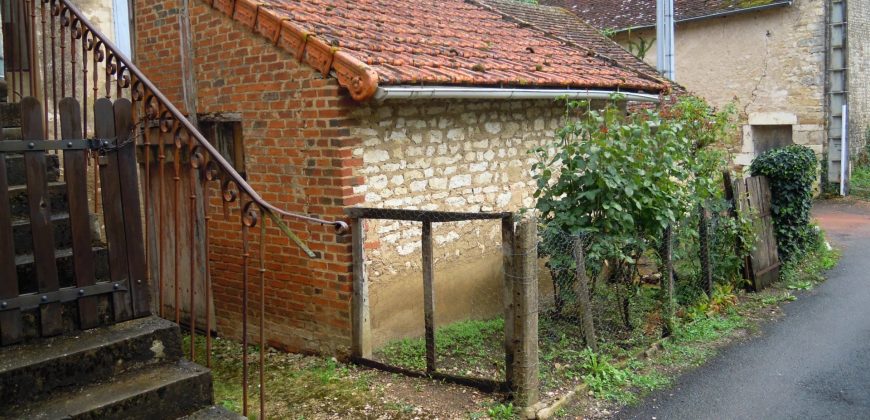 MAISON DE VILLAGE A RENOVER EN CÔTE CHALONNAISE