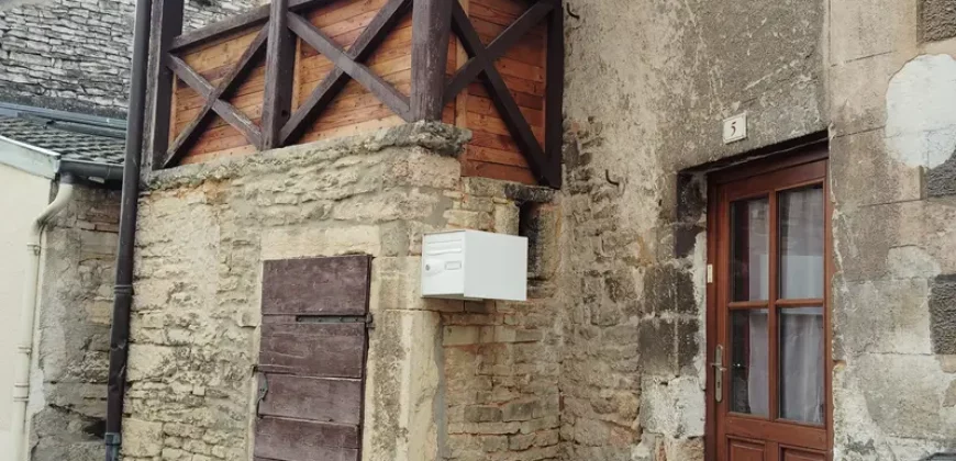 Maison de village avec garage à St Gengoux le National