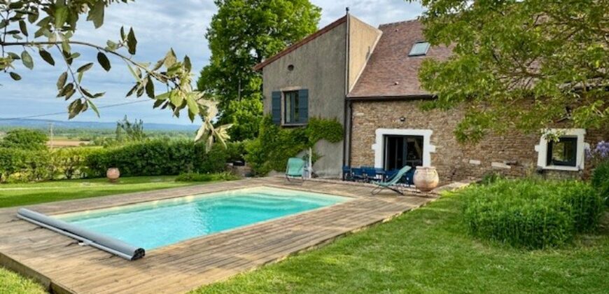 Maison en pierres rénovée entre Chalon s/S et Tournus
