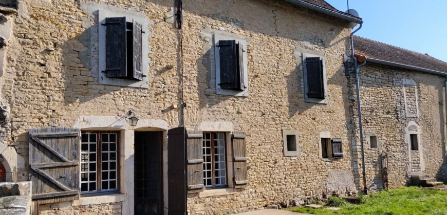 MAISON EN PIERRES